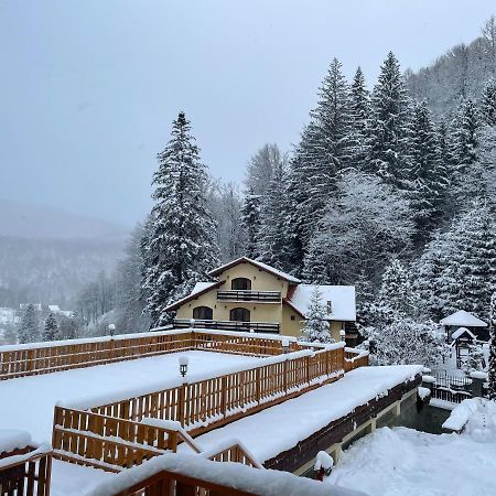 7Soapte Timisu de Jos Exteriör bild