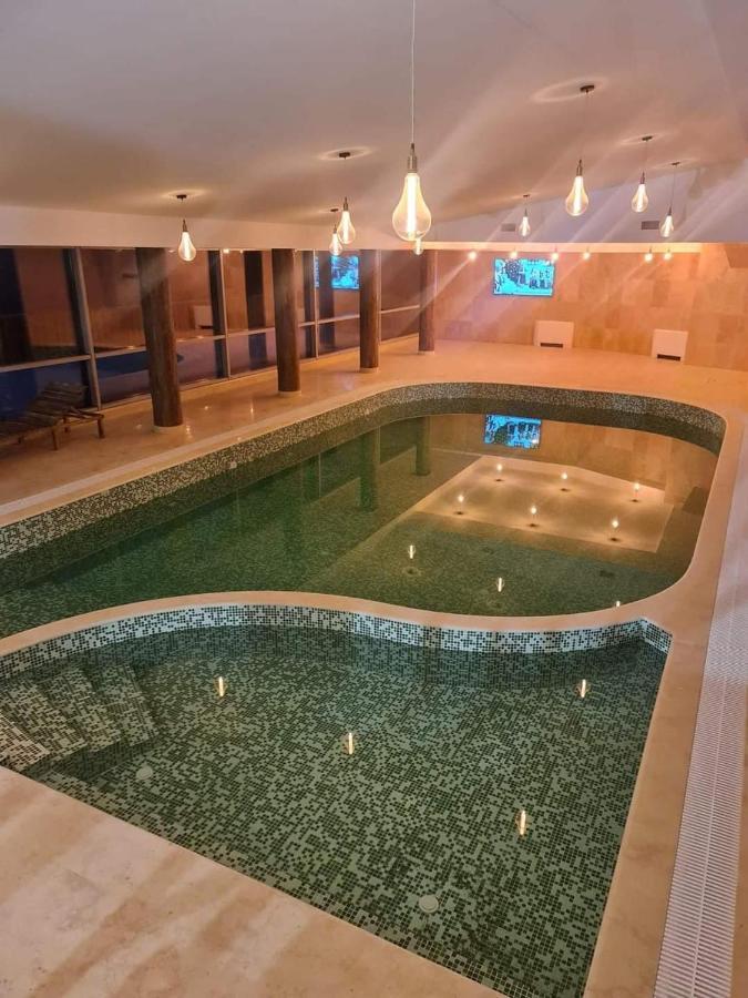 7Soapte Timisu de Jos Exteriör bild
